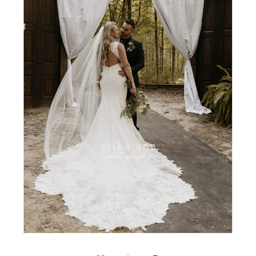 Martina Liana cathedral wedding dress